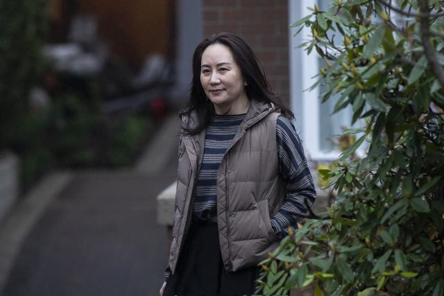 毛衣|孟晚舟罕见换发型，遮住发际线瞬间年轻10岁，重整面貌迎接新结局