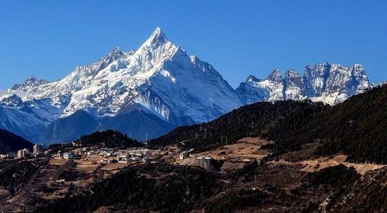 梅里雪山未解之谜:当地人认为一旦登上峰顶,灾难将会降临