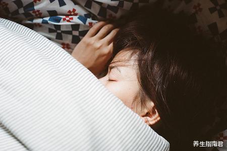 穿衣搭配|女性这些行为会加速衰老？你可能每天都在做