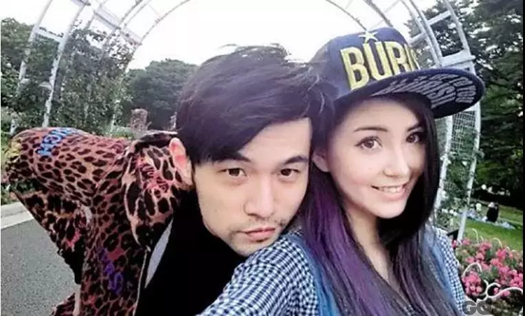 周杰伦|周杰伦被曝出轨空姐，引百万网友围观：宠妻人设要崩塌了？