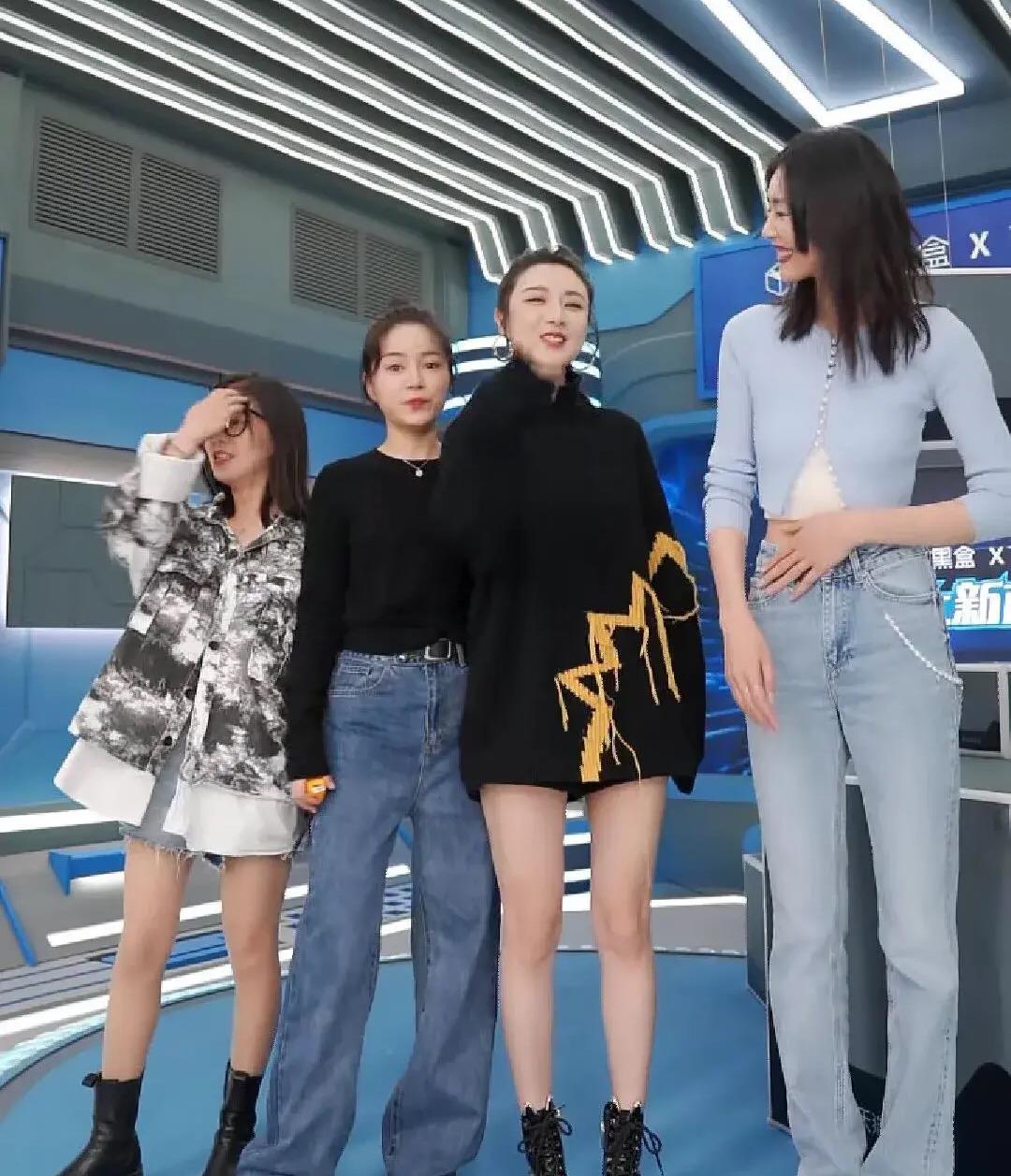 金晨|这些和薇娅合照的人也太尴尬了!