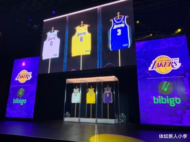 湖人队 早上10点,5年1亿美元大交易达成,湖人赚大了,珍妮乐开花