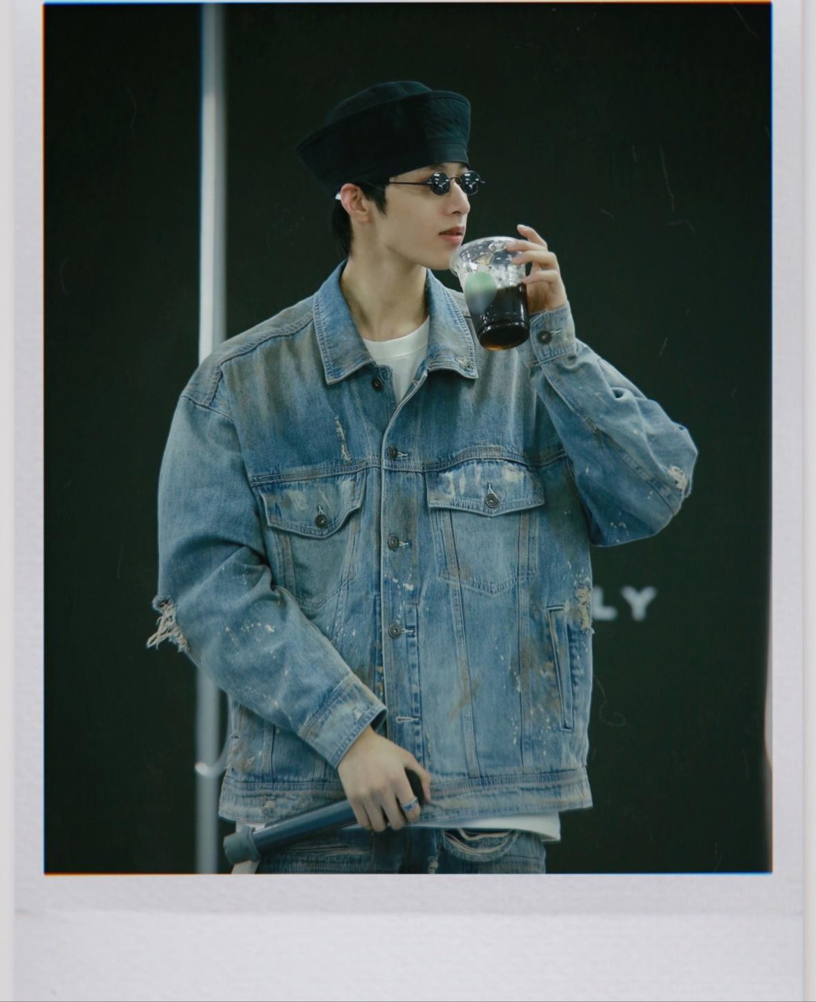 Lady变美日记 潮男时尚穿搭能有多简约，05后爱豆刘耀文的穿搭，值得学习