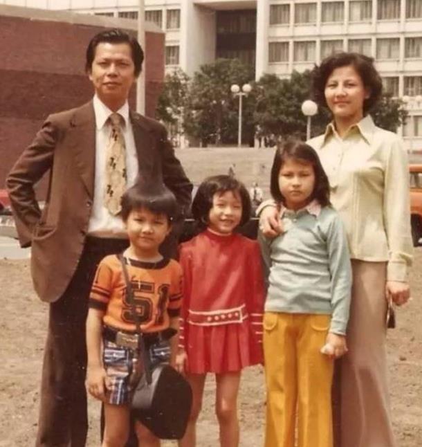程凌云|陈慧珊的坎坷情路：因梁锦松与初婚老公离婚，二婚老公又惨遭破产