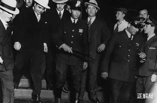 亚马逊|一年赚1300亿,一分钱税都没交:为什么特朗普、拜登拿这家巨头没办法?