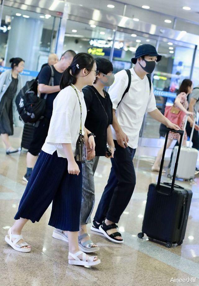 Ainee小屋|小沈阳女儿没长开，“小肉球”身材穿宽松衣服，空荡荡看不出多胖