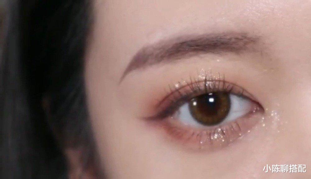 小陈聊搭配|为什么总比“同龄人”显老！这3个细节做对了吗？自省一下