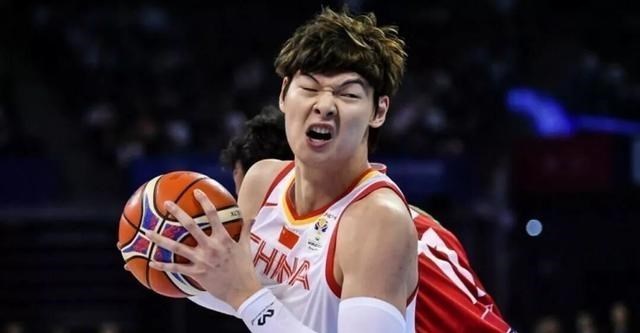 上海男篮|3消息！睢冉回应王哲林加盟上海，上海正式辟谣，周琦强势表态