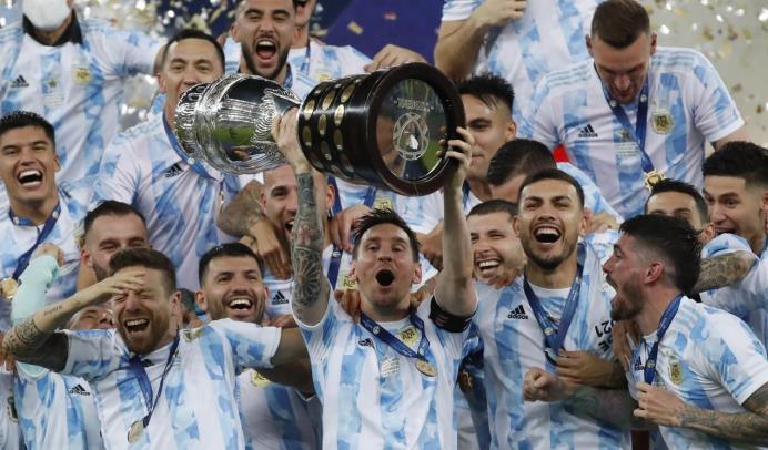 阿根廷隊(duì)|阿根廷與烏拉圭國(guó)旗傻傻分不清，上面都有一輪太陽(yáng)，背后有何故事