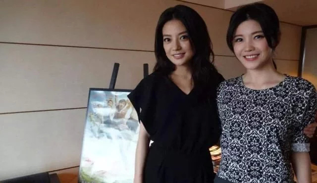 赵薇|赵薇亲手将她捧红，却因痴迷“换脸”，变得大家都不敢认？