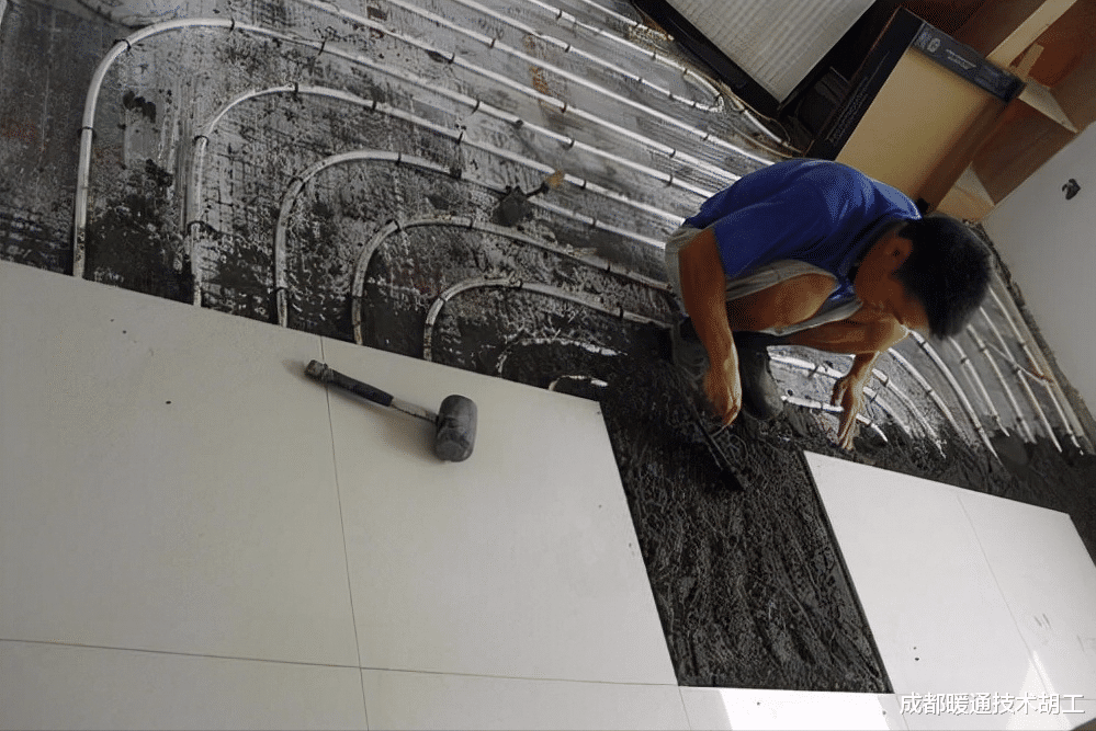 冬季采暖，地暖和暖气片混装是否符合所有家庭安装？还得看需求。