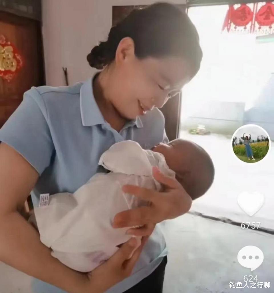 宇多田光|许妈一身素衣当志愿者，杜母一袭红衣游北京，真爱与伪善自然呈现