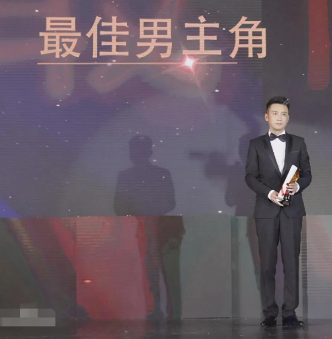 巩峥|他曾是央视主持人，因频道改版下岗，与孙俪搭戏后爆红当影帝