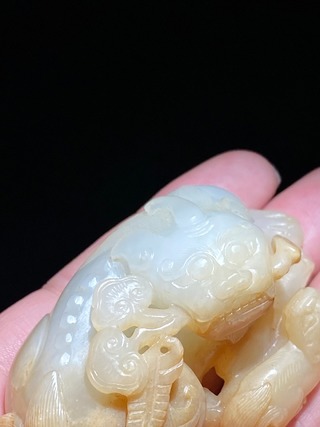 和田玉籽料|明 和田玉籽料 白玉 独角子母兽