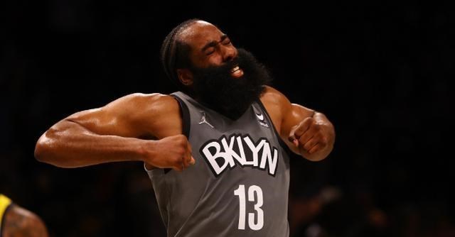 陪你慢慢变老 72+27+15！篮网新三巨头爆发，哈登19罚复苏，阿德成20000分先生