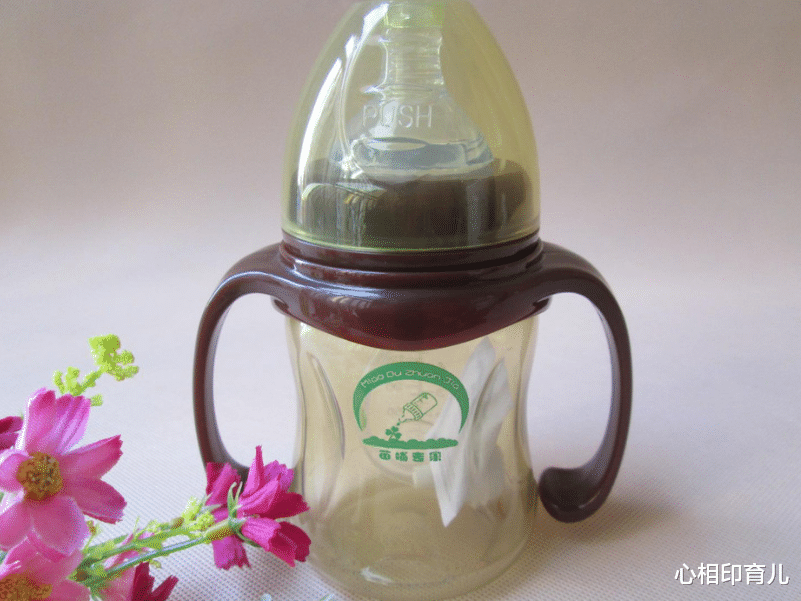 心相印育儿|天气炎热奶瓶细菌猖獗，这3种洗奶瓶的错误方法，你知道吗？