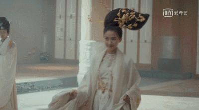 电影|她糊的好突然，还倒赔了3亿