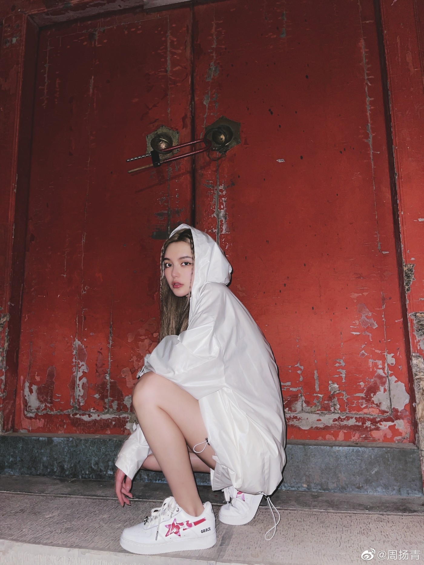 FLIGHTCLUB中文站|Jennie「渣女穿搭」火了！这身材穿400块球鞋真顶！还有新晋长腿球鞋女神！
