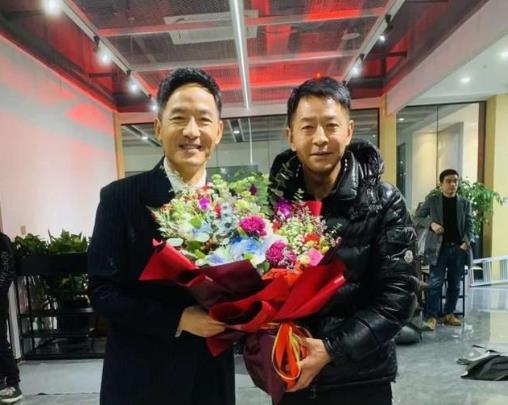 失控的想你|6对“抱团挣钱”的明星兄弟,个个身价不菲,感情让人羡慕