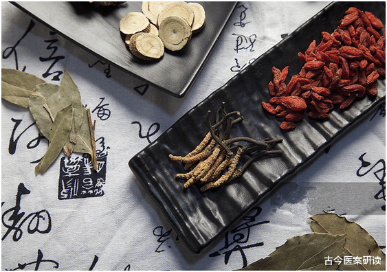 高血压|53岁父亲中风,儿子含泪讲诉原因,劝告世人:患上高血压切莫大意