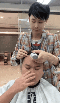 |“老婆出差,儿子特别喜欢他小姨带...”笑得很开心嘛!哇哈哈哈~