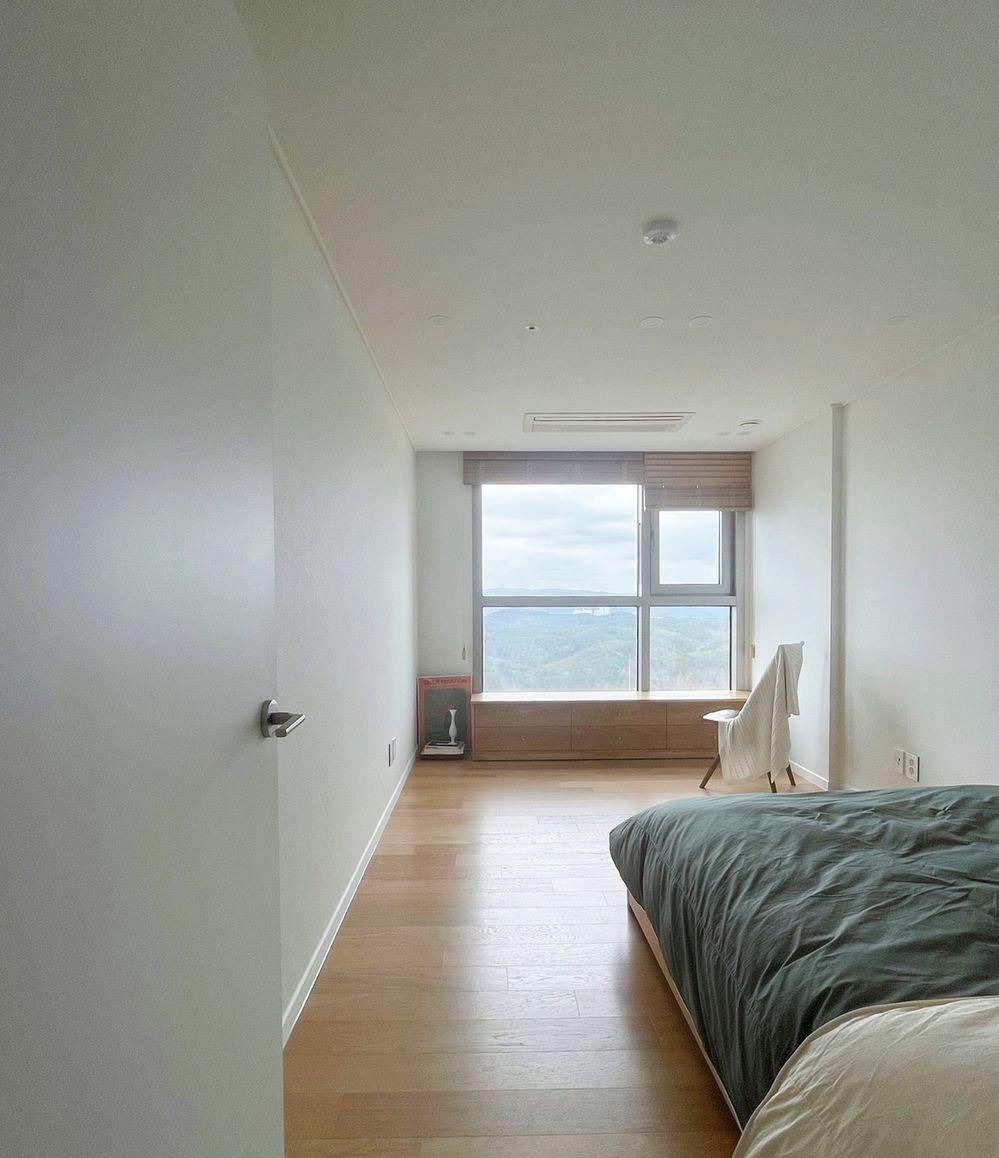 |拒绝一切花里胡哨的设计，韩国这套150㎡房，没几件家具却简约耐看