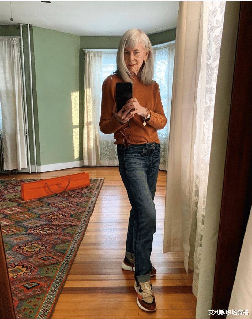 穿衣搭配|当精致生活成为一种习惯，年近70岁又如何？她依然美得个性十足