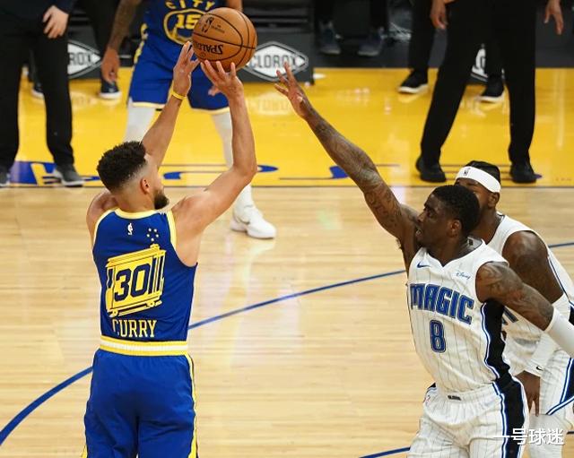 斯蒂芬·库里|50中20！勇士刷新纪录，2节轰30个三分，科尔：库里既正常又疯狂
