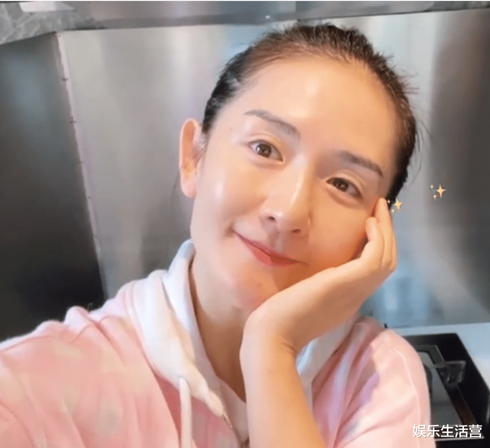 谢娜|《快本》停播45天，谢娜一心照顾女儿，为了孩子连口饭都吃不上