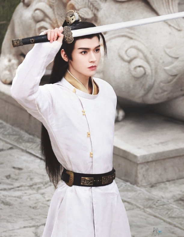 龚俊|龚俊即将脱离“古代生活”，自曝新剧快杀青，演技会有绝对的进步