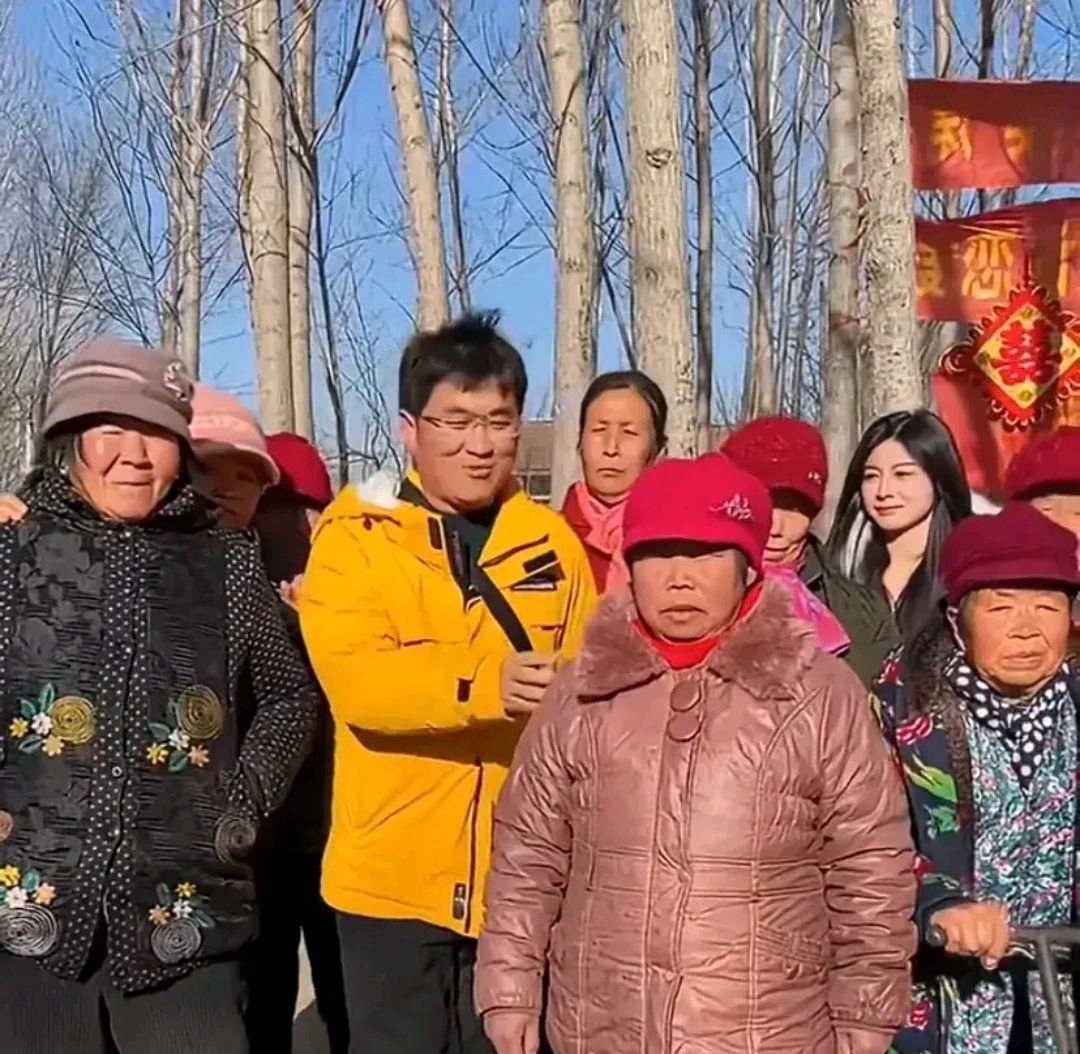 姜涛|百万网红姜涛自称明星，被问有什么作品，评论区留言让人捧腹大笑