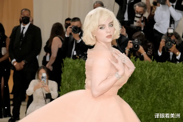 比莉|美国人气歌手碧梨拍内衣封面后遭粉丝怒喷，一夜丢失10万粉丝