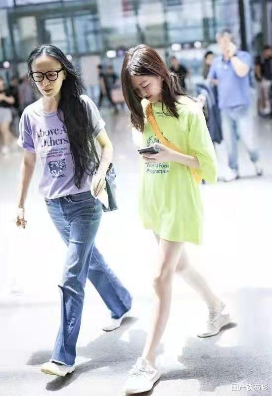 李嫣|李嫣和汪峰大女儿三亚度假！她连换两套泳装，骨感身材像妈妈王菲