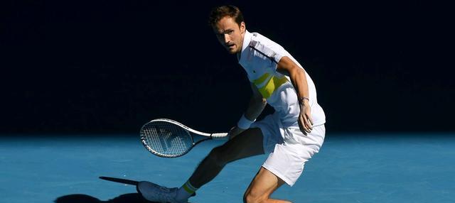 卢布列夫|19连胜！首进澳网半决赛！俄罗斯双雄内战，梅德韦杰夫30卢布列夫