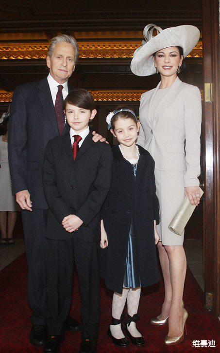 凯瑟琳|凯瑟琳:跟比自己大25岁的老渣男恋爱结婚,是什么感觉?