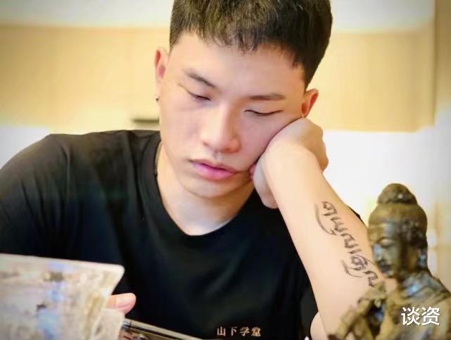 陈坤|陈坤晒儿子短发照，陈尊佑颜值飙升，但始终不敌爸爸的盛世美颜