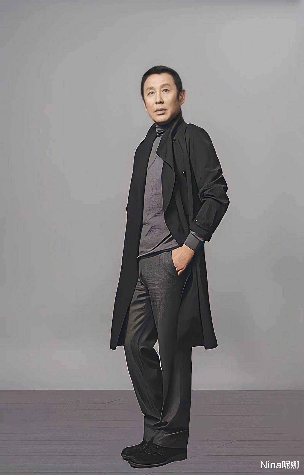 元斌|陈道明坐镇文代交谈会,66岁穿锈色运动装剪寸头坐C位,大胆发言真霸气