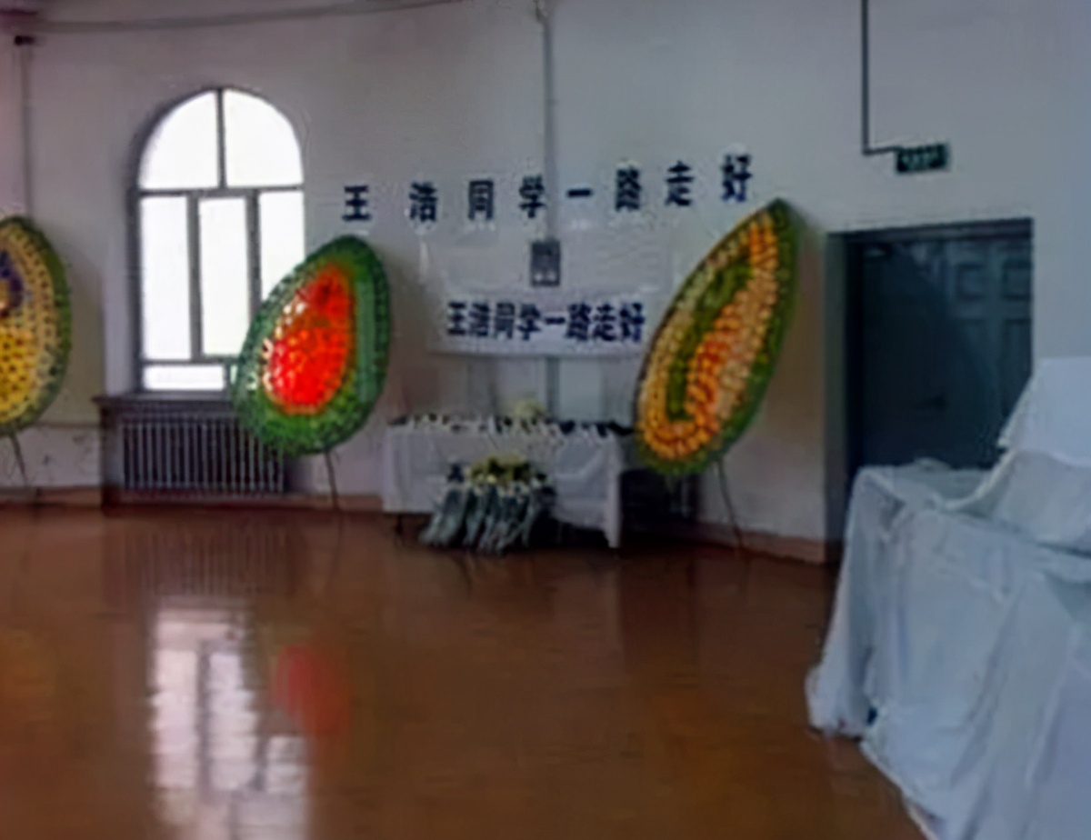 黑车 犯罪团伙连环作案，主犯潜逃六年住在江上