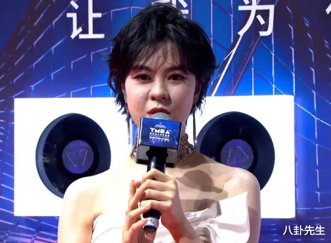 郁可唯|音乐盛典红毯高清照：郁可唯卡粉，刘雨昕状态好，金子涵发福