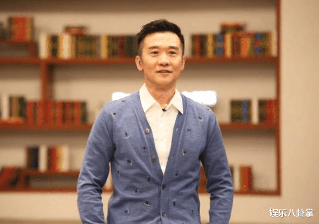 黄志忠|他成名后抛弃妻子，为娶娇妻愿净身出户，今52岁仍孤身一人