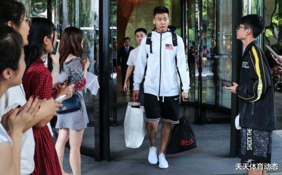 趙睿|趙睿再次無緣國家隊，疑似被籃協(xié)徹底封殺，杜鋒也無能為力！