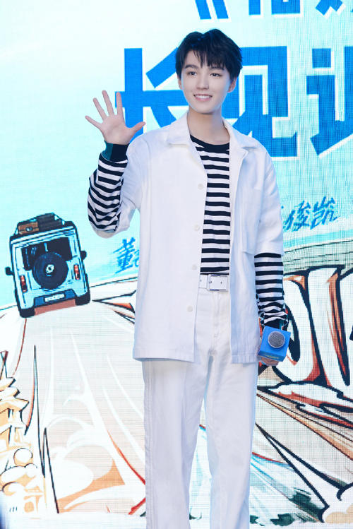 运营追梦人 恰好是少年：王俊凯“不小心”透露真实身份，更称迪迦是他亲弟弟