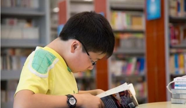 萌孩控分子|长江后浪推前浪,但老师这个行业却大有不同,年轻教师也需要支持