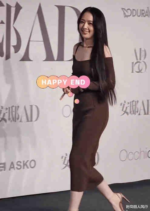 时尚丽人风行 郭碧婷终于有了豪门气场！穿紧身裙走红毯变富态，小肚子藏不住