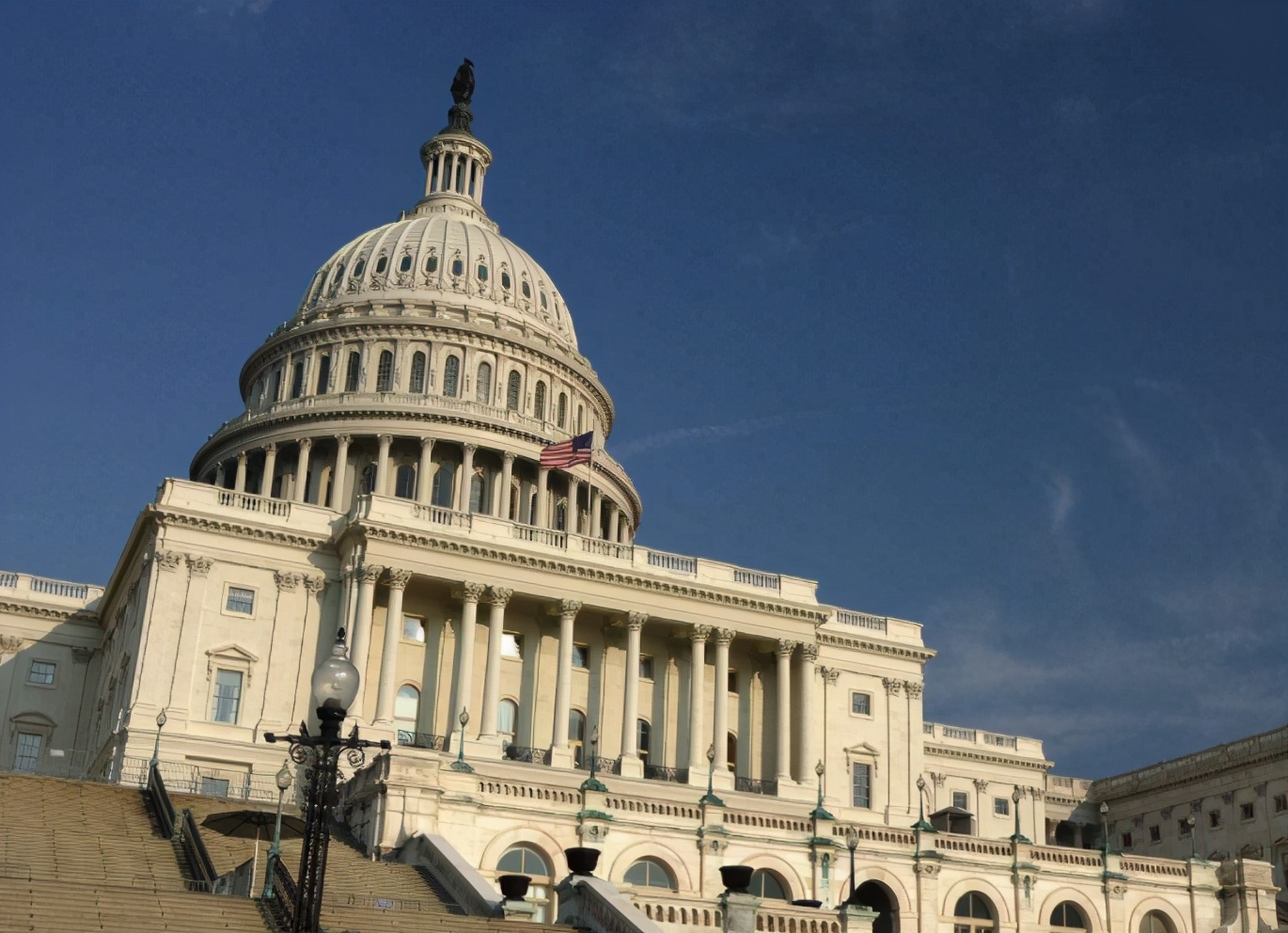 白鲸新视点 24比4，美参议院通过一项涉华法案，我专家：中国要做好抗压准备