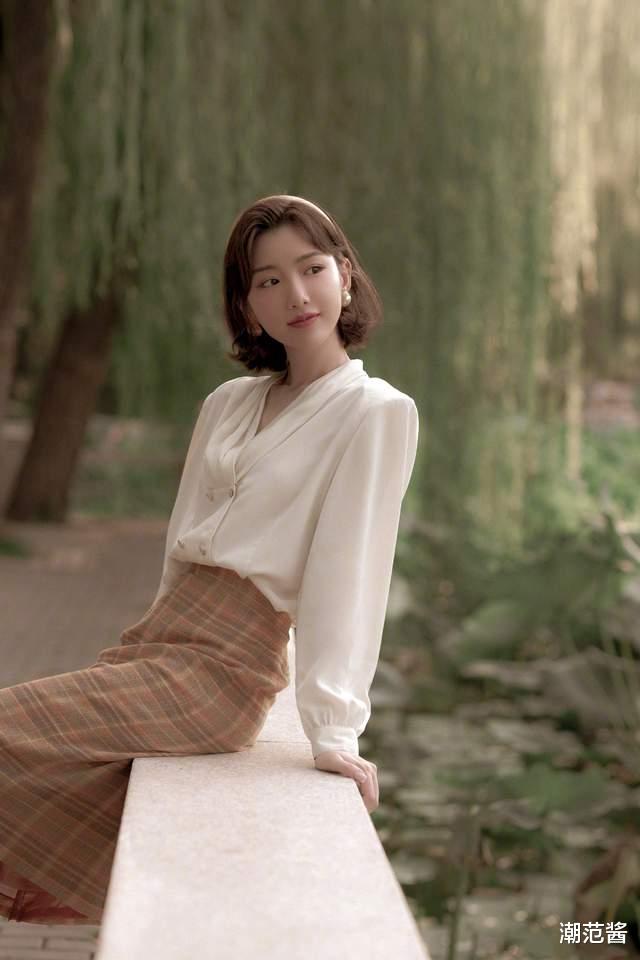 潮范酱|毛晓彤怒甩渣男，演绎90年代时装秀，复古风赶紧搞起来