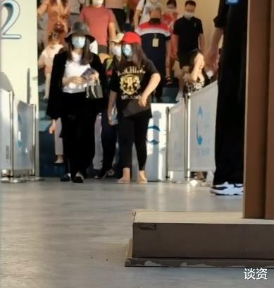 李湘|11岁王诗龄比李湘还圆润，肉嘟嘟的模样像极了王岳伦，身高快赶超妈妈