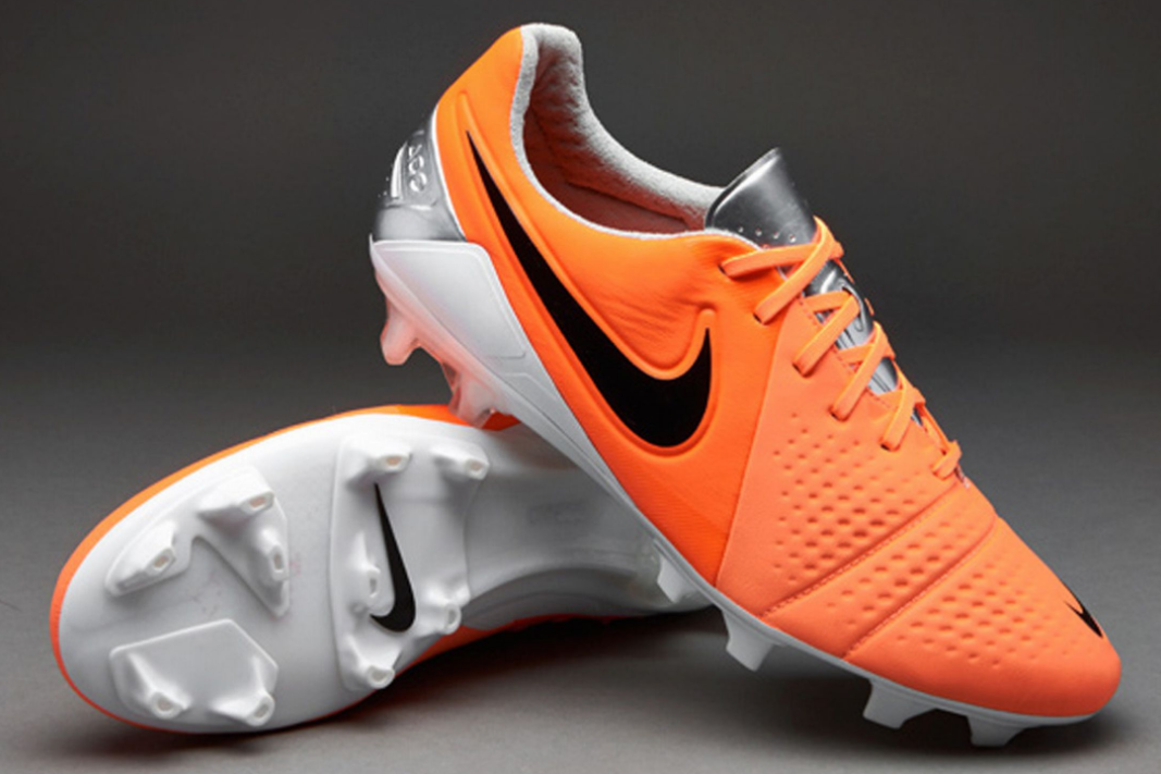 木林森|耐克自动降价,李宁却疯狂割韭菜,网友:吃相真难看,国货之光在哪?