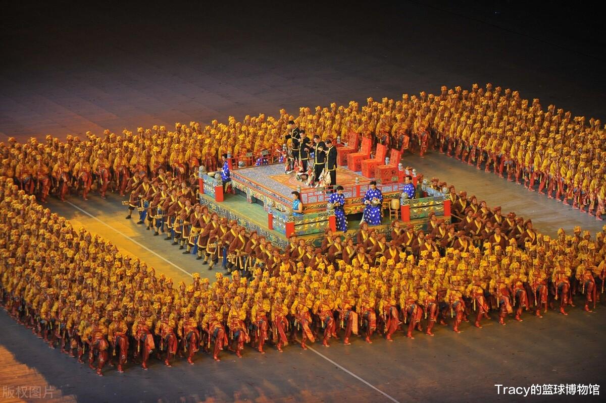 北京奥运会 辣眼睛！东京奥运会开幕式被狂喷！08年北京奥运会开幕式才是永远的神？