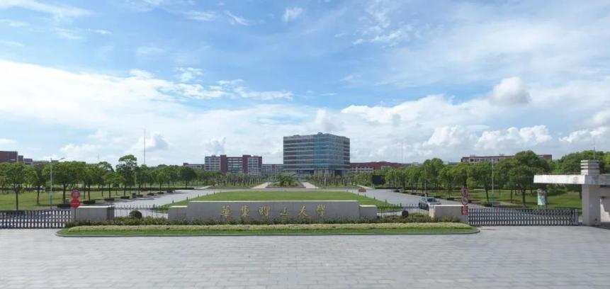 吴洪娜聊说育儿|获国家级奖项、创下国内首个！这所高校还走出企业创始人、董事长